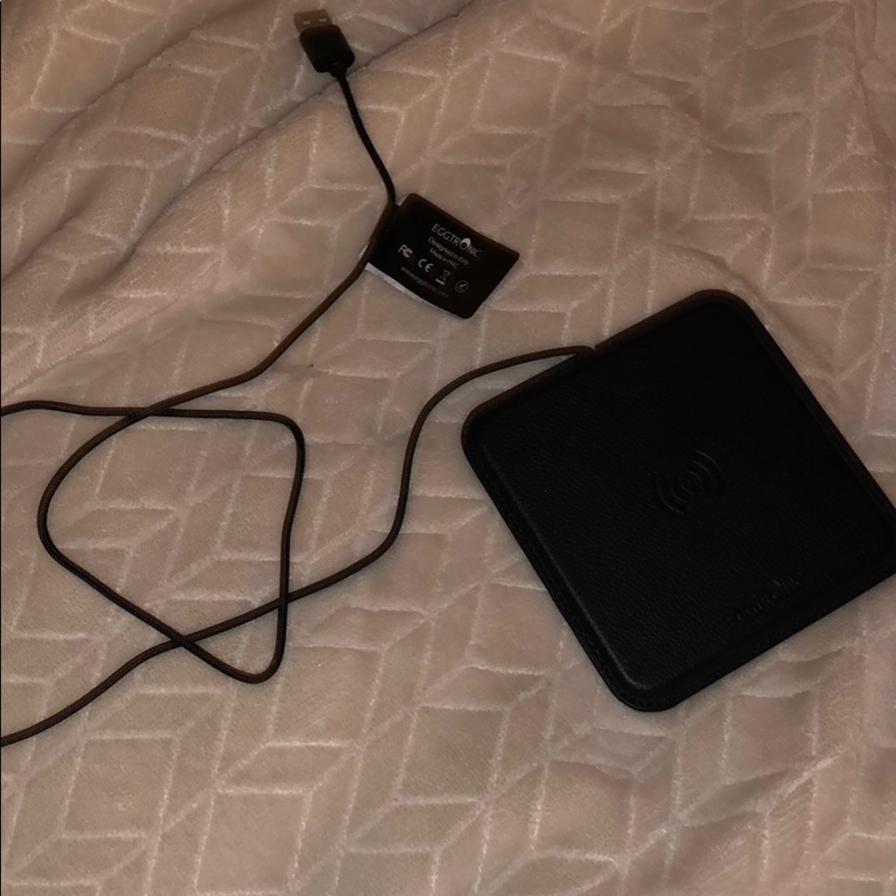 Wireless charging mat